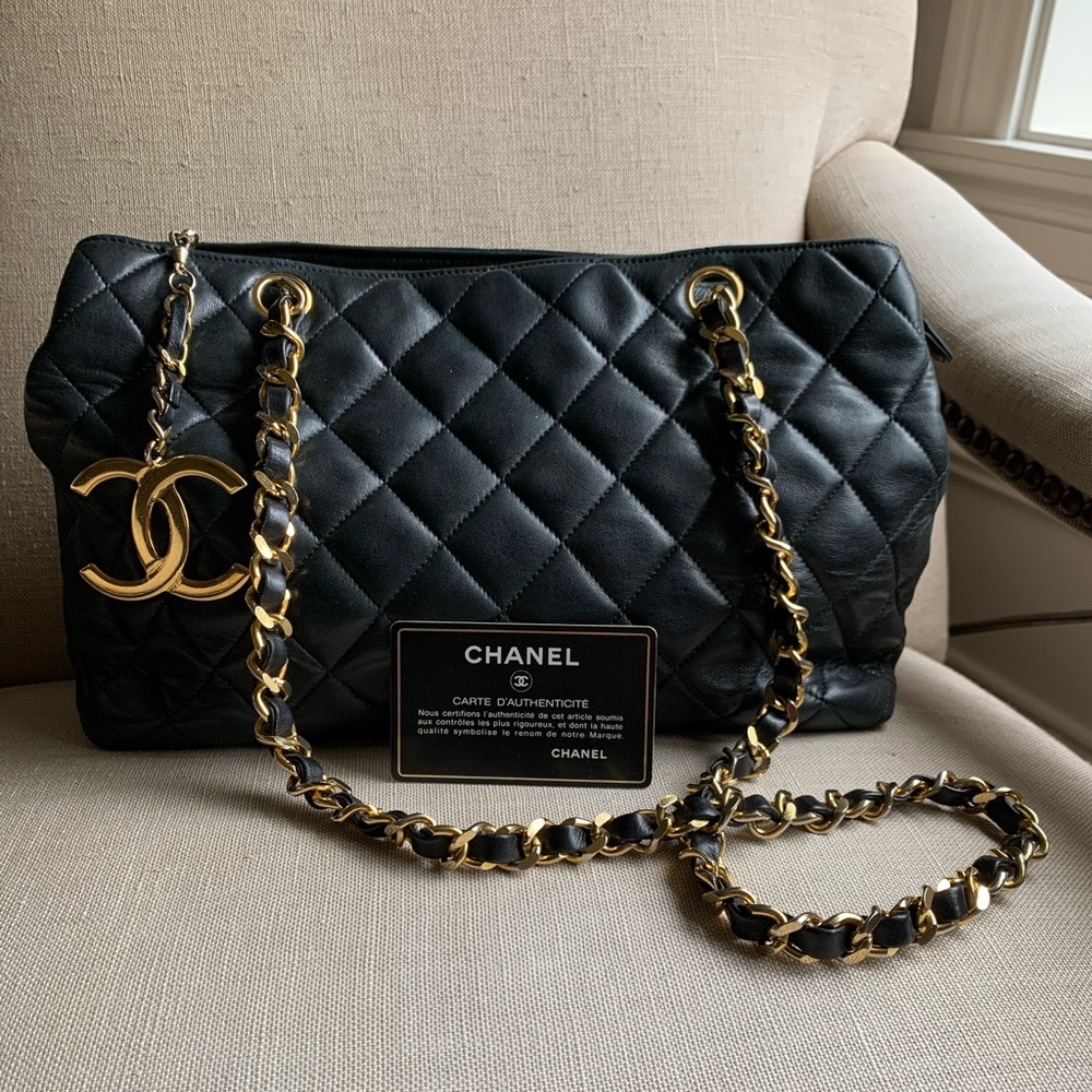 24K Gold Vintage Chanel tote bag Black